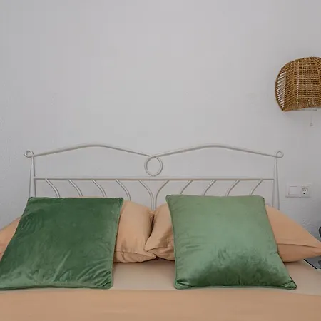 Cikas Palmhouse Villa *