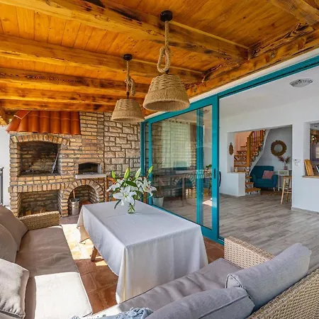 ヴィラ Cikas Palmhouse ヤドラニヴォ