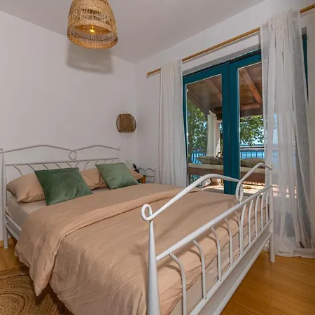 Cikas Palmhouse Jadranovo